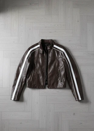 Veste en simili cuir marron avec bandes blanches – style motard vintage, marke: Perfecto, zustand: Sehr gut, größe: S / 36 / 8, 63,00 €, 66,85 € inklusive Vinted-Käuferschutz