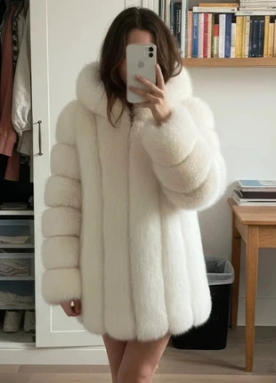 Manteau à capuche beige crème en fausse fourrure style oldmoney taille S, brand: Minkhaven, condizioni: Ottime, taglia: S / IT 40 / EU 36, €99.90, €105.60 include la Protezione acquisti