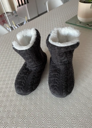 Chaussons bottines, marque: Etam, état: Neuf sans étiquette, taille: 37, 5,00 €, 5,95 € Protection acheteurs incluse