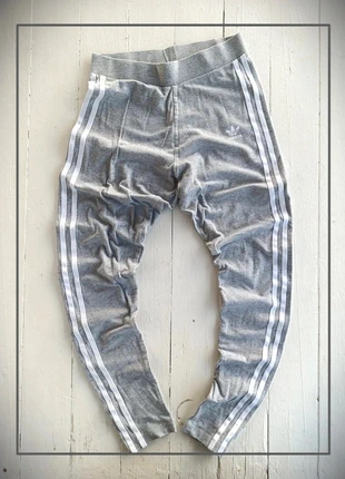 Pantalone tuta Adidas donna M grigio comfy sporty fit, casual streetwear original look, marque: adidas, état: Très bon état, taille: M / 38 / 10, 12,90 €, 14,25 € Protection acheteurs incluse