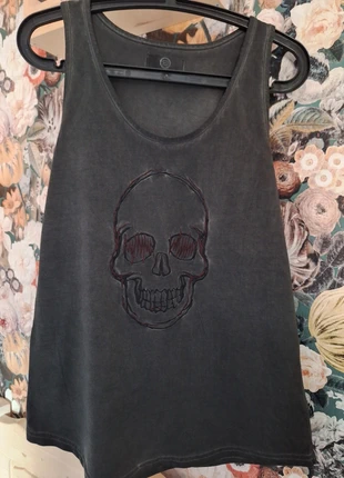 R.E.D shirt maat M skull, marque: RED, état: Très bon état, taille: M / 38 / 10, 2,50 €, 3,33 € Protection acheteurs incluse