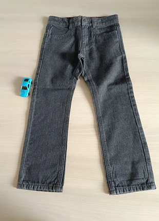 jeans, merk: Kiabi, staat: Heel goed, maat: 5 jaar / 110 cm, € 6,00, € 7,00 inclusief Kopersbescherming