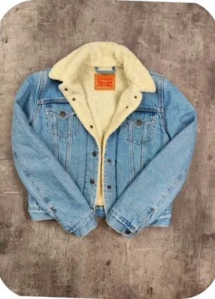 veste en jean sherpa levi's taille S, marke: Levi's, zustand: Sehr gut, größe: S / 36 / 8, 35,00 €, 37,45 € inklusive Vinted-Käuferschutz