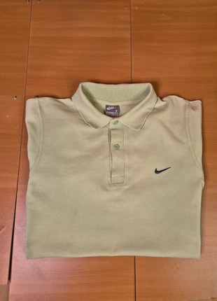 Polo manches courtes uni Nike, marque: Nike, état: Très bon état, taille: S, 7,00 €, 8,05 € Protection acheteurs incluse