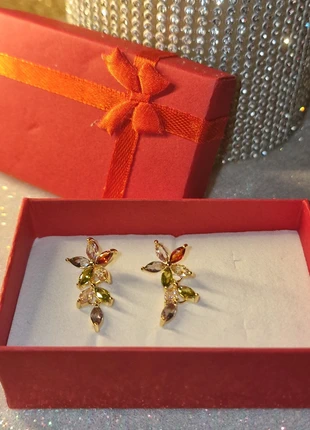 Adorables petits pendants d’oreilles incrustées de cristaux, brand: Swarovski éléments Typés, condition: Very good, €15.50, €16.98 includes Buyer Protection