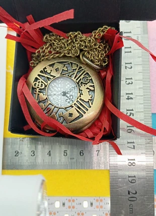 Montre à gousset avec la boîte Alice in wonderland, marca: Alice, estado: Muy bueno, tamaño: 47 mm o más, 5,00 €, 5,95 € Protección al comprador Pro incluida