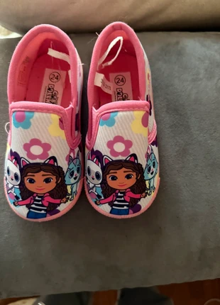 Chaussons gabby, marque: Gabby's Dollhouse, état: Très bon état, taille: 24, 2,00 €, 2,80 € Protection acheteurs incluse