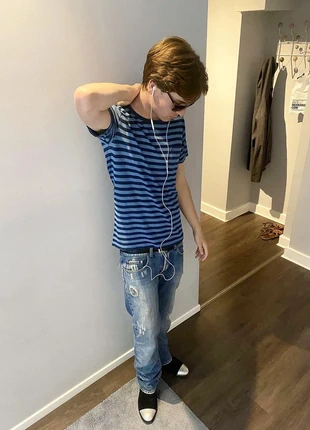 Vintage y2k Levi’s striped t-shirt, merk: Levi's, staat: Heel goed, maat: M, € 5,00, € 5,95 inclusief Kopersbescherming