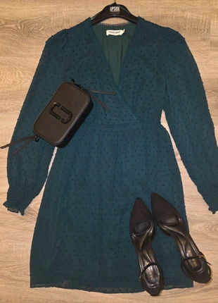 Robe Naf Naf– Vert – T.32 – Élégante et tendance, merk: Naf Naf, staat: Nieuw met prijskaartje, maat: XXS / 32 / 4, € 17,50, € 19,08 inclusief Kopersbescherming