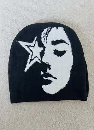 Bonnet visage étoile noir et blanc neuf y2k, marke: y2k, zustand: Neu, größe: Einheitsgröße, 9,99 €, 11,19 € inklusive Vinted-Käuferschutz