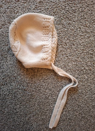 Artesania Granlei beige bonnet, brand: Artesania Granlei, condition: Very good, size: 3-6 months, 17 inches, £5.00, £5.70 includes Buyer Protection