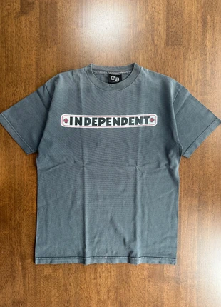 T-shirt Vintage Independent Trucks 2000s, marque: Independent Trucks, état: Bon état, taille: M, 30,00 €, 32,20 € Protection acheteurs incluse