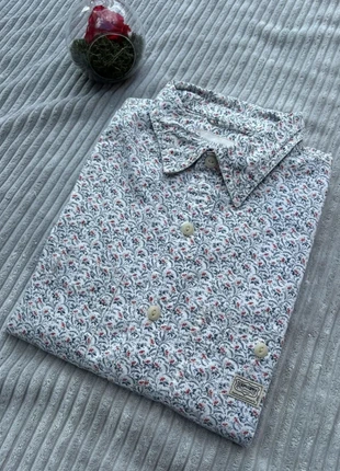 Chemise Ralph Lauren taille S en très bon état chemise 46, marque: Ralph Lauren, état: Très bon état, taille: S, 8,00 €, 9,10 € Protection acheteurs incluse