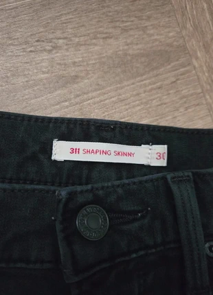 Levi's 311 shaping skinny noir W30L34, merk: Levi's, staat: Heel goed, maat: L / 40 / 12, € 39,00, € 41,65 inclusief Kopersbescherming