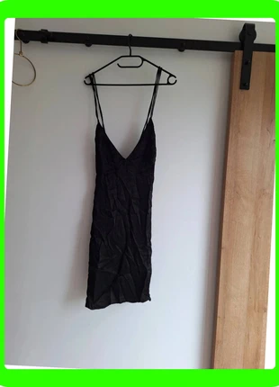 R0348.Robe de nuit noire H&M bretelles fines XL, marque: H&M, état: Très bon état, taille: XL / 42 / 14, 5,00 €, 5,95 € Protection acheteurs (Pro) incluse