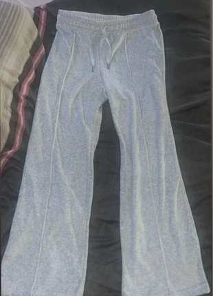 Flared h&m tracksuit bottoms, marque: H&M, état: Neuf avec étiquette, taille: S / 36 / 8, 18,00 €, 19,60 € Protection acheteurs incluse
