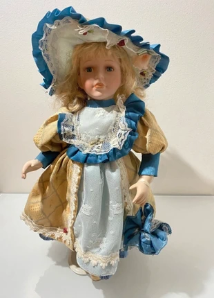 Jolie poupée en porcelaine vintage, brand: Inconnu, condition: Good, €15.00, €16.45 includes Buyer Protection
