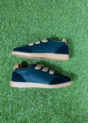 Baskets noires à scratchs Moow Taille 39, marque: moow, état: Très bon état, taille: 39, 18,00 €, 19,60 € Protection acheteurs (Pro) incluse