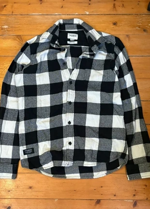 🧥 Chemise à carreaux Pull&Bear Regular Fit – Style bûcheron moderne noir & blanc (Taille S), marque: Pull & Bear, état: Très bon état, taille: S, 8,90 €, 10,05 € Protection acheteurs (Pro) incluse