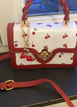 Joli sac cerises, marke: Shein, zustand: Neu, 5,00 €, 5,95 € inklusive Vinted-Käuferschutz