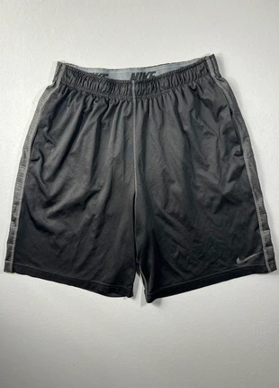 Short de sport Nike noir - Taille L, marque: Nike, état: Très bon état, taille: L, 9,90 €, 11,10 € Protection acheteurs incluse