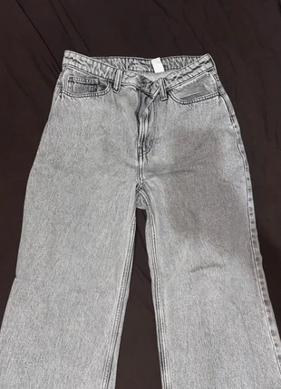 Très beau jean jambes larges wide leg gris clair Wide regular fit, brand: H&M, condizioni: Ottime, taglia: M / IT 42 / EU 38, €15.00, €16.45 include la Protezione acquisti