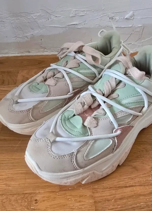 Basket Bershka, marque: Bershka, état: Neuf sans étiquette, taille: 39, 15,00 €, 16,45 € Protection acheteurs incluse