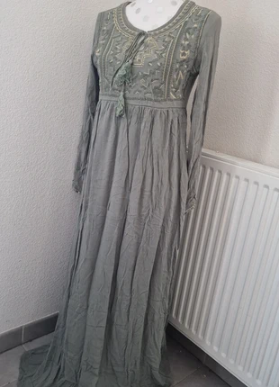 Robe longue taille S avec étiquette idéal cadeau de Noël 🎄, état: Neuf avec étiquette, taille: S / 36 / 8, 20,00 €, 21,70 € Protection acheteurs incluse