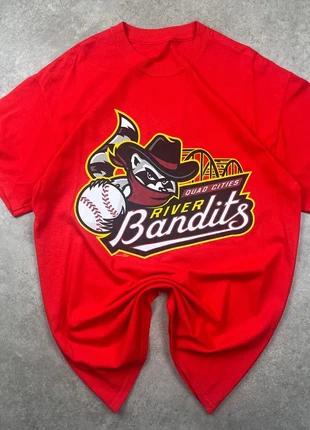 T-shirt imprimé rouge de l’équipe de baseball De Rivers Bandits Quad Citied - Taille M #72, marque: MLB, état: Très bon état, taille: M, 12,99 €, 14,34 € Protection acheteurs incluse
