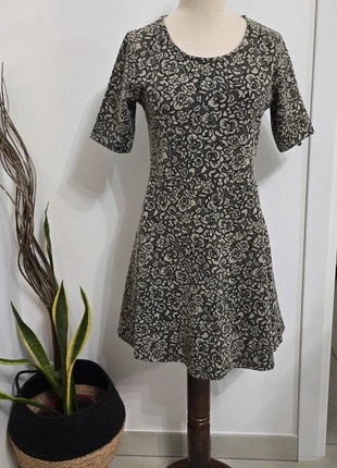 Abito Silviavi, brand: Silviavi, condizioni: Ottime, taglia: L / IT 44 / EU 40, €7.00, €8.05 include la Protezione acquisti