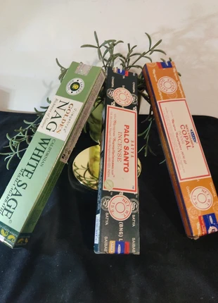 💜🔮 Pack 3 boîtes d'Encens Satya - Golden Nag, Sauge Blanche, Palo Santo et Copal 🌙🌿, merk: Unique, staat: Nieuw met prijskaartje, € 9,00, € 10,15 inclusief Kopersbescherming