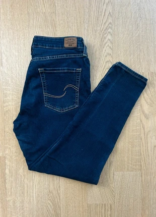 Jean Levi’s Signature Mid Rise Skinny femme W30 L38 bleu denim, marque: Levi's, état: Bon état, taille: XL / 42 / 14, 25,00 €, 26,95 € Protection acheteurs incluse