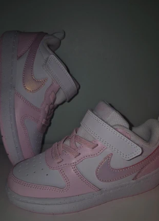 Basket fille, marque: Nike, état: Neuf avec étiquette, taille: 26, 40,00 €, 42,70 € Protection acheteurs incluse