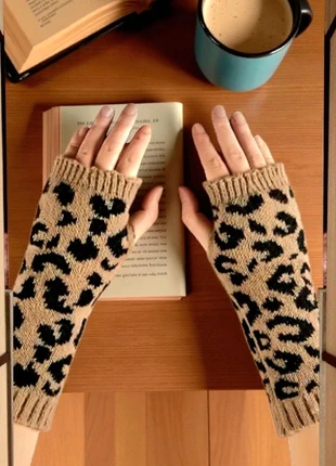 Mitaines longues léopard 🐆, marque: Made In Italy, état: Neuf sans étiquette, taille: Taille unique, 8,00 €, 9,10 € Protection acheteurs (Pro) incluse