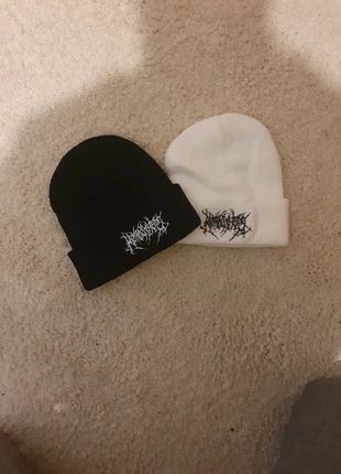 Bonnets noir et blanche, état: Neuf avec étiquette, taille: Taille unique, 10,00 €, 11,20 € Protection acheteurs incluse