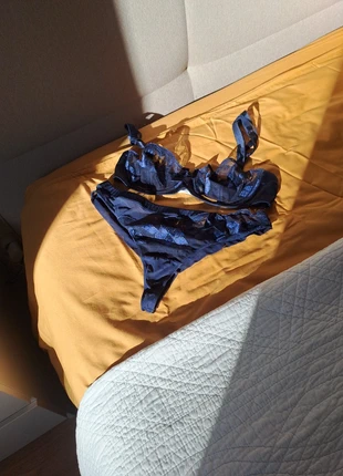 Deux pieces lingerie chantelle, marque: Chantelle, état: Très bon état, taille: L / 40 / 12, 13,00 €, 14,35 € Protection acheteurs incluse