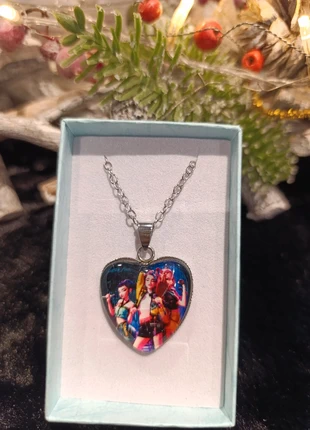 Collier Kpop Demon Hunter 💖, état: Neuf sans étiquette, 6,00 €, 7,00 € Protection acheteurs (Pro) incluse