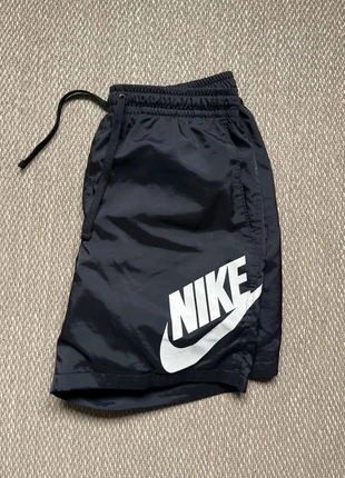 Short de sport/ maillot de bain Nike noir, marque: Nike, état: Très bon état, taille: S, 20,00 €, 21,70 € Protection acheteurs incluse