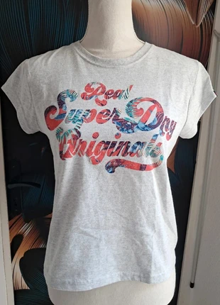 Tee-shirt neuf avec étiquette Superdry Taille M💜, marque: Superdry, état: Neuf avec étiquette, taille: M / 38 / 10, 29,90 €, 32,10 € Protection acheteurs (Pro) incluse