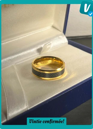 Bague en Tungsten Dorée, brand: RING OF STORY, condizioni: Nuovo senza cartellino, taglia: 21,4 mm Ø / 29, €16.00, €17.50 include la Protezione acquisti