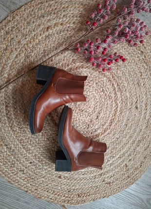 Leuke bruine laars maat 36, merk: geen merk, staat: Heel goed, maat: 36, € 5,00, € 5,95 inclusief Kopersbescherming