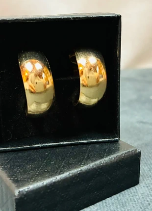 Boucle d'oreilles femme dorées et larges 2,5 cms - style moderne et chic, marke: Tendance, zustand: Neu, 4,00 €, 4,90 € inklusive Vinted-Käuferschutz