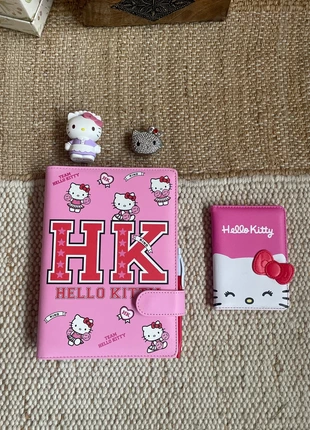Cute Hello kittyPlanner + Passport holder, marque: Sanrio, état: Très bon état, 8,50 €, 9,63 € Protection acheteurs incluse