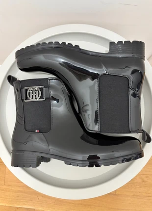 Bottes de pluie Tommy Hilfiger taille 38 noir brillante, brand: Tommy Hilfiger, condizioni: Ottime, taglia: 38, €55.00, €58.45 include la Protezione acquisti
