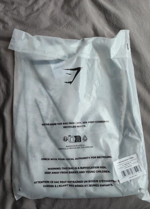 T-shirt GymShark, marque: Gymshark, état: Neuf avec étiquette, taille: M, 18,00 €, 19,60 € Protection acheteurs incluse