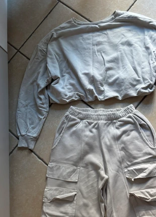 Set coordinato felpa e pantalone Jogger, brand: Pull & Bear, condizioni: Nuovo senza cartellino, taglia: L / IT 44 / EU 40, €12.00, €13.30 include la Protezione acquisti