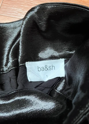 Jupe courte noire BA&SH - Taille S, marque: Ba&sh, état: Très bon état, taille: S / 36 / 8, 28,00 €, 30,10 € Protection acheteurs incluse