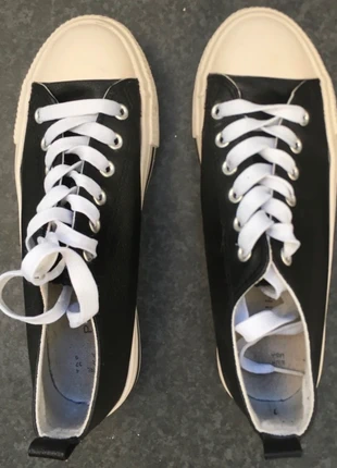 🖤 Baskets noires à semelle épaisse / Black platform sneakers, marque: Primark, état: Très bon état, taille: 37, 3,00 €, 3,85 € Protection acheteurs incluse