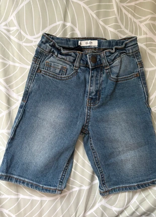 Short en jeans, brand: Kiabi, condition: Very good, size: 6 years / 116 cm, €6.00, €7.00 includes Buyer Protection