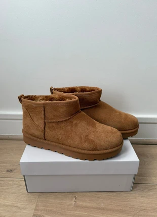 Bottines fourrées camel tendance, 40, jamais portées, brand: Boutique Parisienne, condizioni: Ottime, taglia: 40, €20.00, €21.70 include la Protezione acquisti Pro